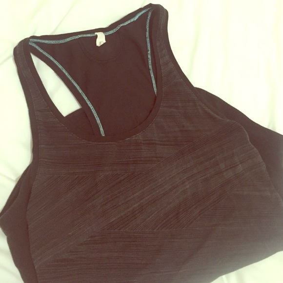 Under Armour tank