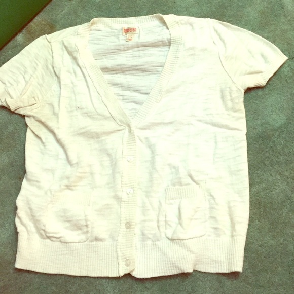 Blouse short sleeve.