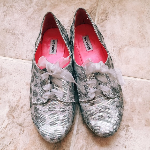 Not rated glitter flats