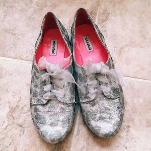 Not rated glitter flats