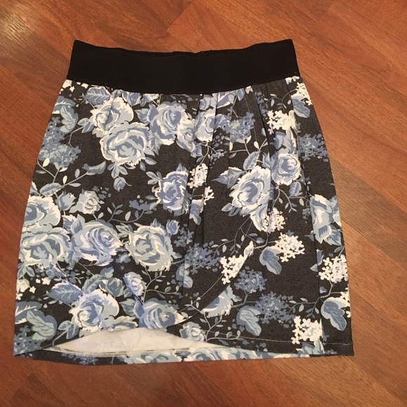 H&M Skirts Floral Wrap Skirt Size 6 Poshmark