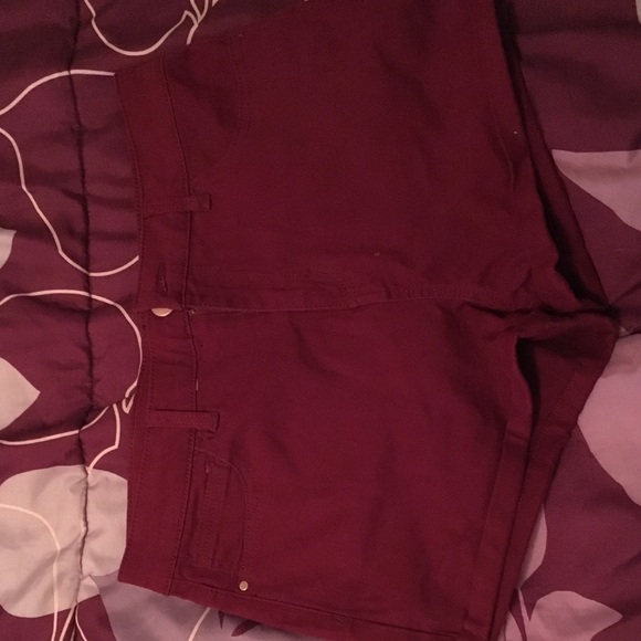 Burgundy shorts - Picture 1 of 2