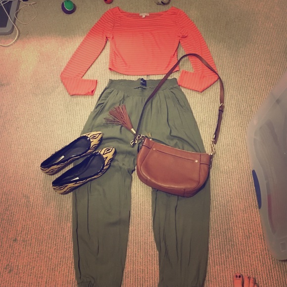 Gianni Bini coral crop top.