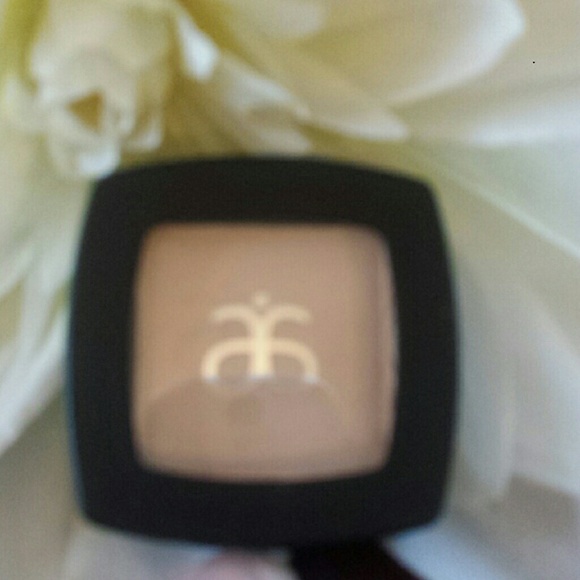 ☆SOLD☆ NIB Arbonne Eyeshadow "Linen" ☆SOLD☆! - Picture 2 of 2
