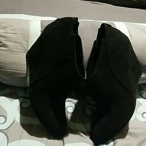 Size 11 Black Nine West Ankle Booties *sale*