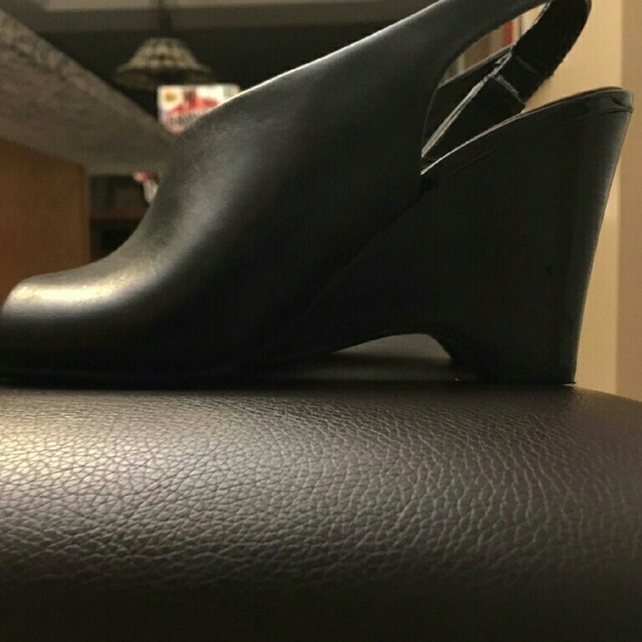 Franco Sarto excellent cond. Black leather wedge