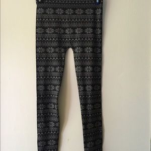 Snowflake patterned leggings