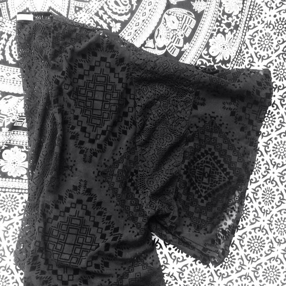 Hollister Black Kimono - Picture 2 of 2