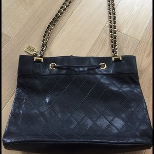 Chanel Black Leather Vintage Bag 100% Authentic