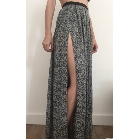 Hi Slit Maxi skirt