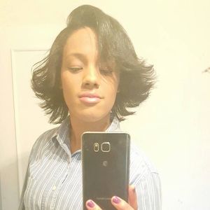 Meet your Posher, Monique