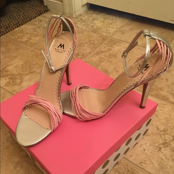 Shoes - Picture 4 of 4