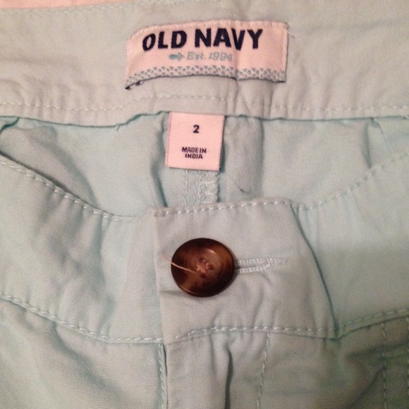 ❌SOLD in bundle! Old Navy light blue Bermudas - Picture 3 of 4
