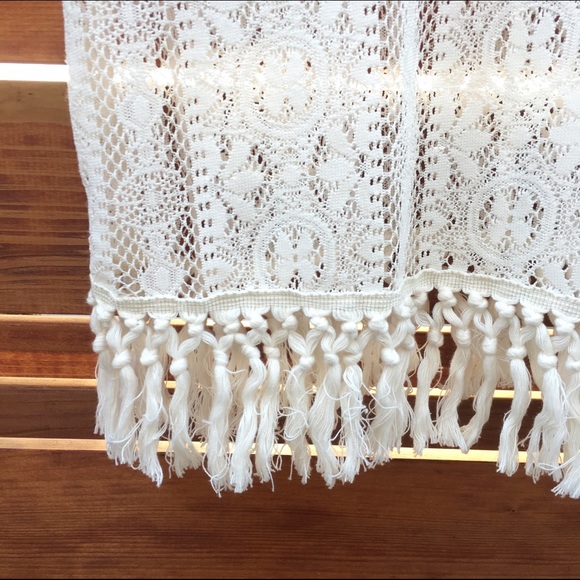 Cream colored lace shirt with fringe. - Picture 2 of 2