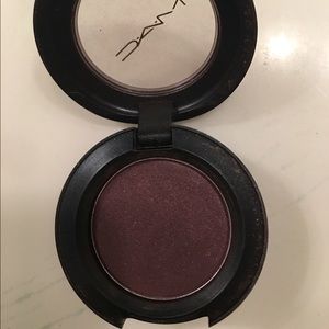 MAC eyeshadow in Sketch