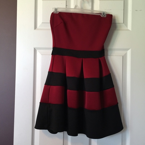 Wet Seal Dresses & Skirts - Strapless Red and Black Dress