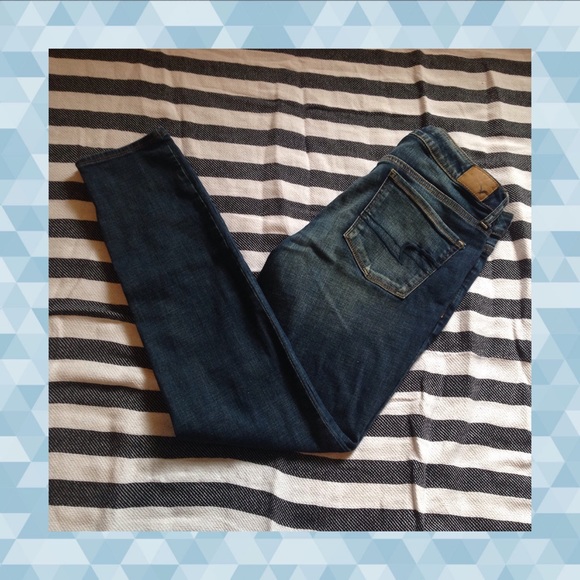 ❗️SOLD❗️-American Eagle Distressed Skinny Jeans