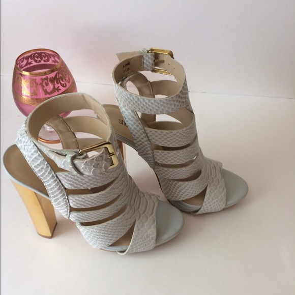 Sexy light gray sandal - Picture 3 of 4