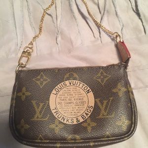 Louis Vuitton Mini Pochette
