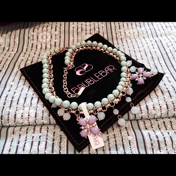 Women's Necklace - Picture 1 of 1