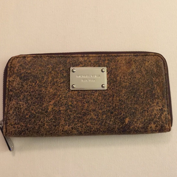 Michael Kors Handbags - Michael Kors Wallet