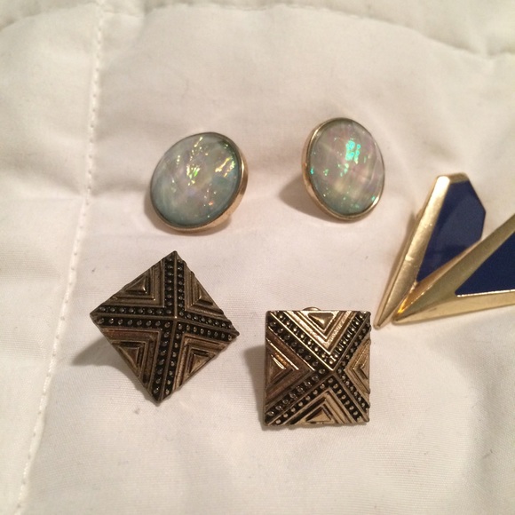 Forever 21 Jewelry - Earring bundle Forever 21 Jewelry - Earring bundle