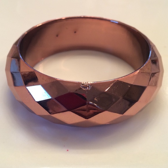 Beautiful Diamond Shape Bracelet - Picture 4 of 4