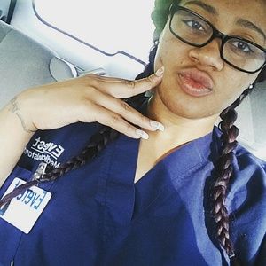 Meet your Posher, Deandra