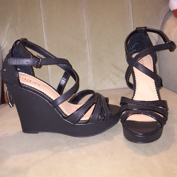 Guess wedges