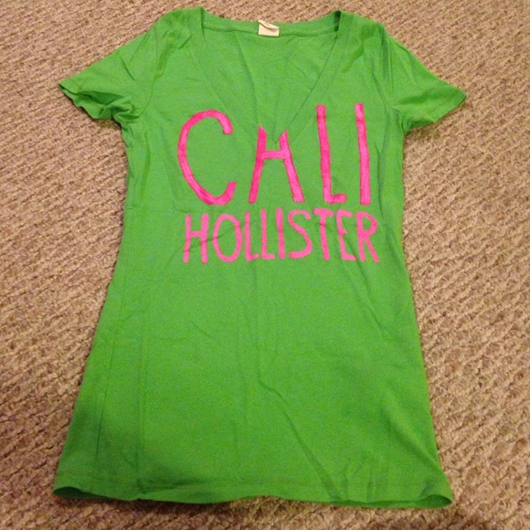 Hollister vneck - Picture 1 of 1
