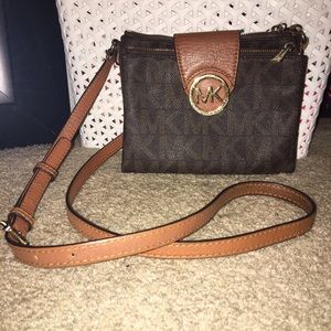 Michael Kors cross body purse