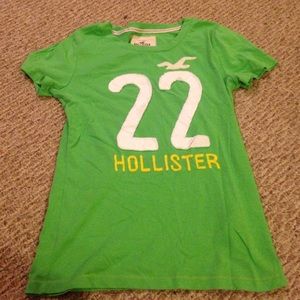 Hollister tshirt