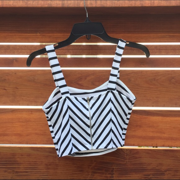 Black and white stripe crop top. - Picture 2 of 2
