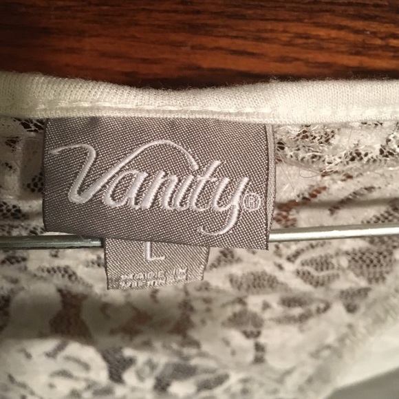 Cream blouse with rose pattern - Picture 2 of 3