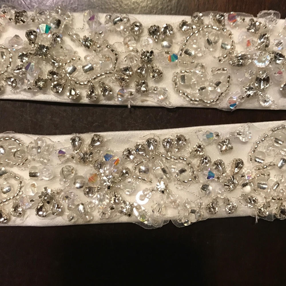 Bridal belt/ veil is sold