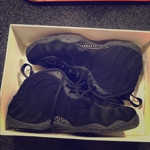 Foamposites Black sued