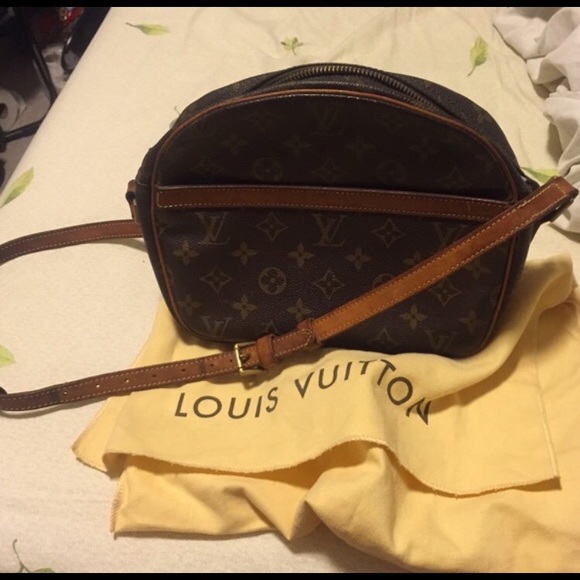 AdditionL pics Louis Vuitton vintage shoulder bag - Picture 1 of 3