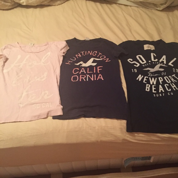 Hollister t shirt bundle. Size small and xs