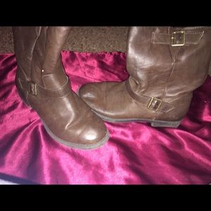 Brown boots