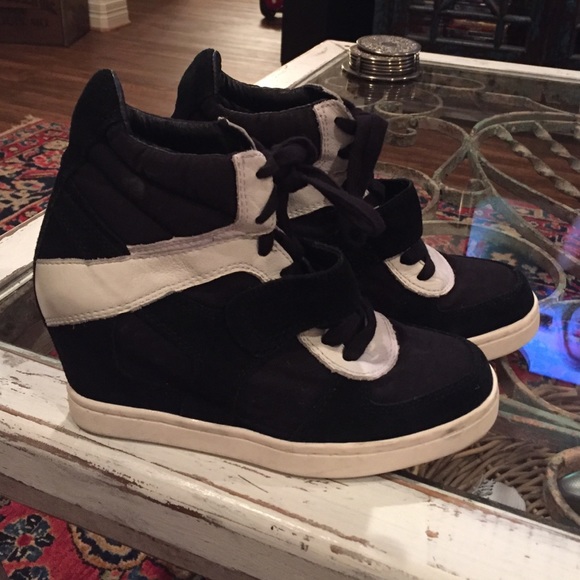 Ash Wedge Tennis