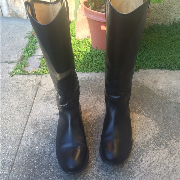 FRYE Melissa Button