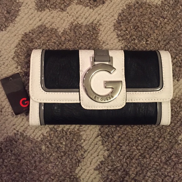 Guess wallet