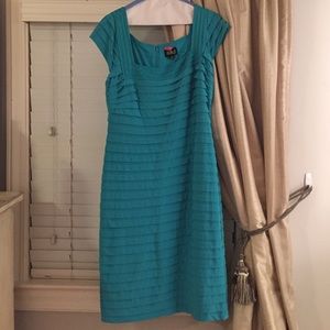 Gorgeous Adrianna Papell Body Con Dress