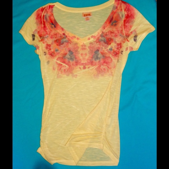 V-Neck Graphic T-Shirt Bundle! - Picture 2 of 4