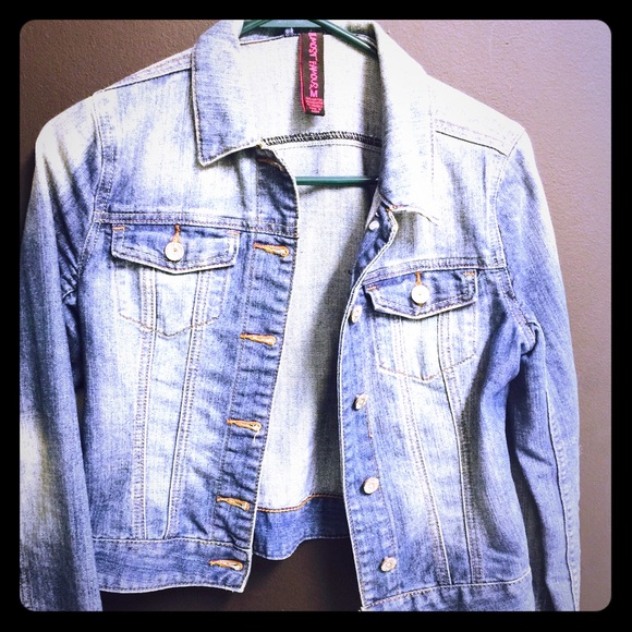 Jean Jacket - Picture 1 of 3