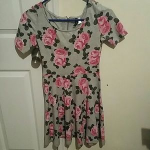 Pink rose dress, only worn once!!