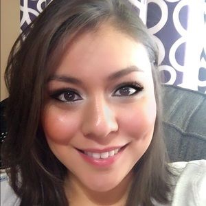 Meet your Posher, Apolonia