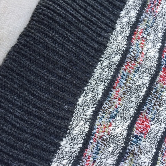 Sweater - Picture 4 of 4
