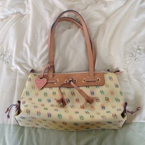 Dooney and Bourke shoulder purse bag