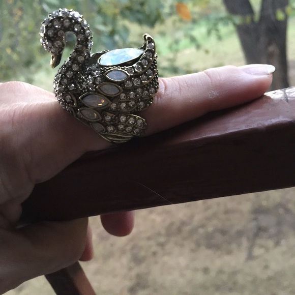 SOLD!  Heidi Daus Designer RING - Size 7